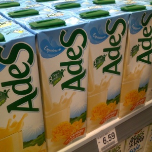 Fabricação de produtos de uma das linhas do suco Ades está proibida pela Anvisa; Unilever anunciou recall de lote