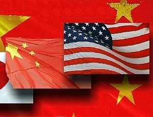 Os americanos esperam que a China aumente seu consumo doméstico e talvez faça até mesmo investimentos mais diretos nos Estados Unidos. Por sua vez, os chineses esperam que os EUA lidem com seus enormes problemas de dívida e mantenham o valor do dólar - e assim o valor dos ativos baseados em dólar da China