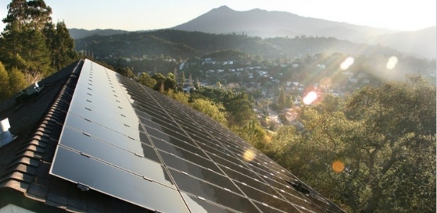 A energia solar passou de grande esperança iluminada para um impedimento a uma fonte de energia renovável confiável