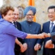 18.jun.12 - Da esquerda para a direita: a presidente Dilma Roussef; o presidente russo, Vladimir Putin; o premiê indiano, Manmohan Singh; o líder chinês, Hu Jintao; e o presidente da África do Sul, Jacob Zuma. Os líderes posam para foto após reunião dos Brics, bloco que reúne os cinco países. O encontro aconteceu paralelamente à cúpula do G20, em Los Cabos, no México - Roberto Stuckert Filho/HO/Presidência do Brasil/AFP
