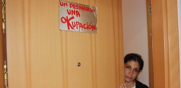 Soraya Urbano Oviedo, 31, desempregada, perdeu a casa em 2012 e ocupa um apartamento de um banco - Liana Aguiar/BBC Brasil