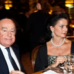 Edir Macedo é bilionário devido a doações de fiéis, diz Bloomberg  Businessweek