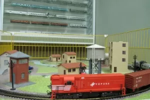 Jogo Dom Crianças Trem Viajar De Transporte Ferroviário Brinquedo